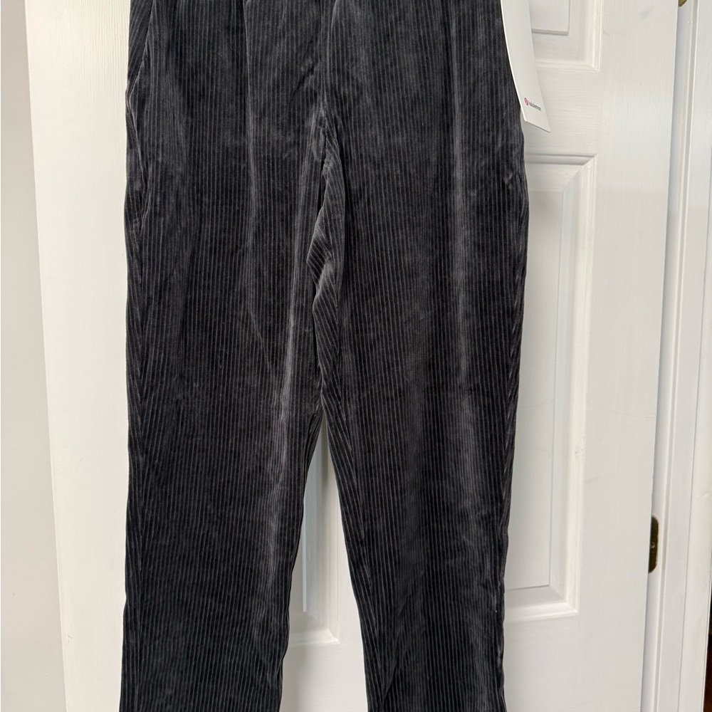 Lululemon Athletica scuba velvet Corduroy 7/8 Pants